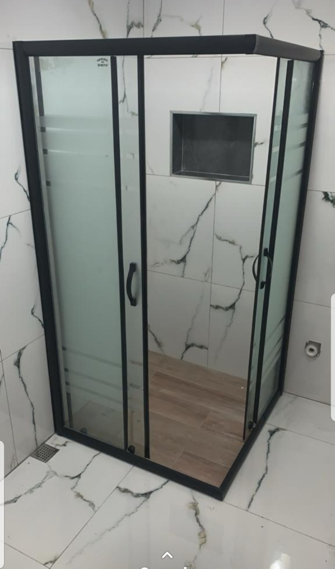 Duşakabin ve banyo dolabı uygulamasına ait proje görseli